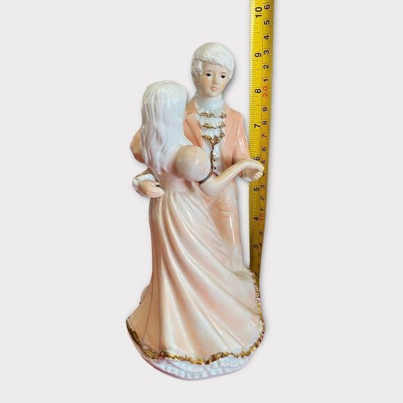 Vintage | Couple Dancing Statue - Picture 4 of 4